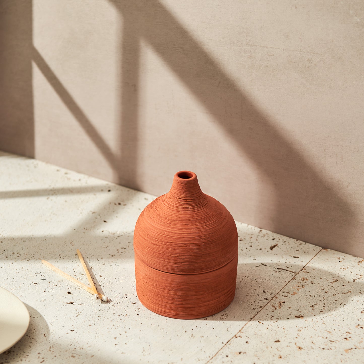 Moroccan Amber & Orris Root Textured Terracotta Ceramic Candle