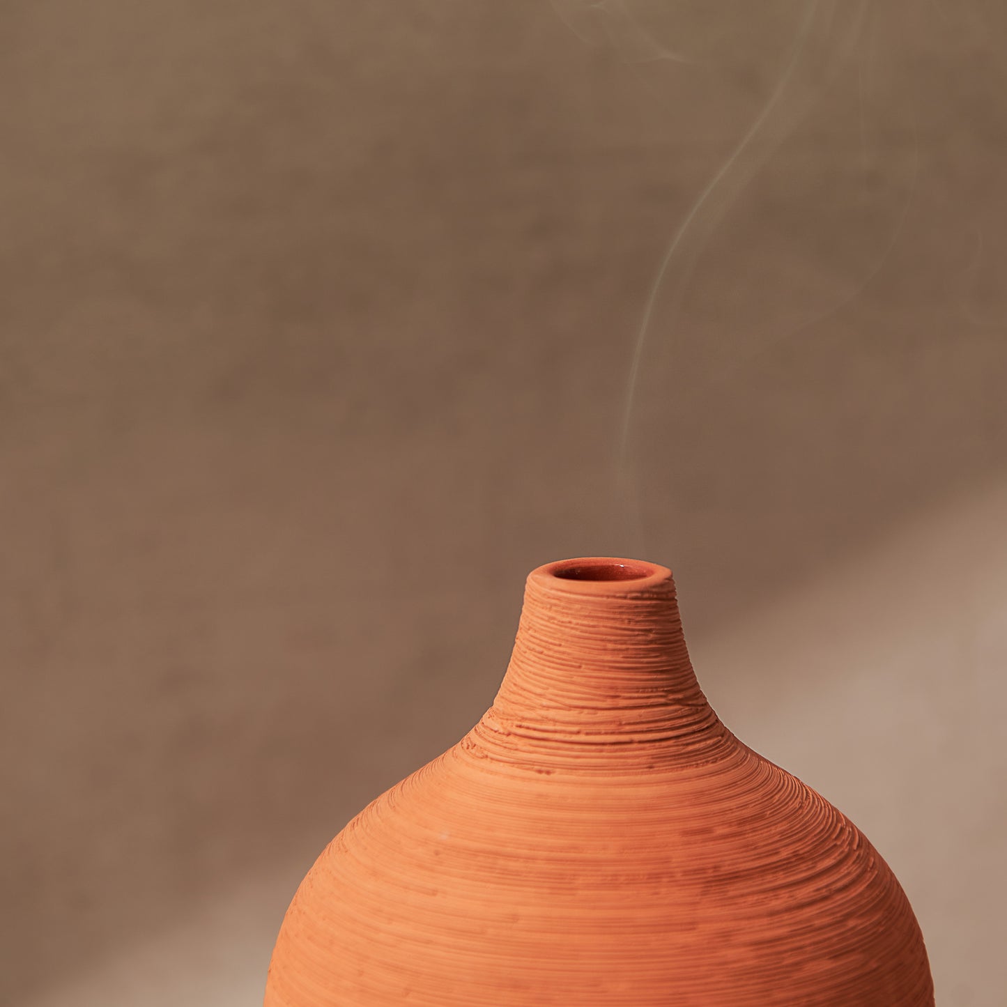 Moroccan Amber & Orris Root Textured Terracotta Ceramic Candle